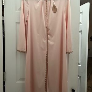 Elegant Pink Lace-Trimmed Robe